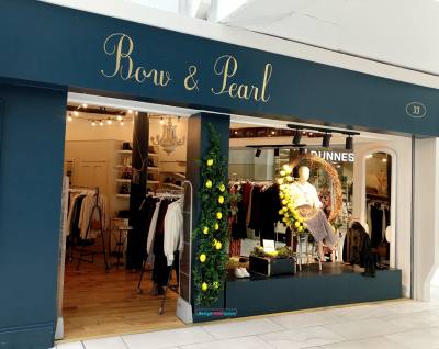 Bow and Pears fashion boutique window display with lemons-3